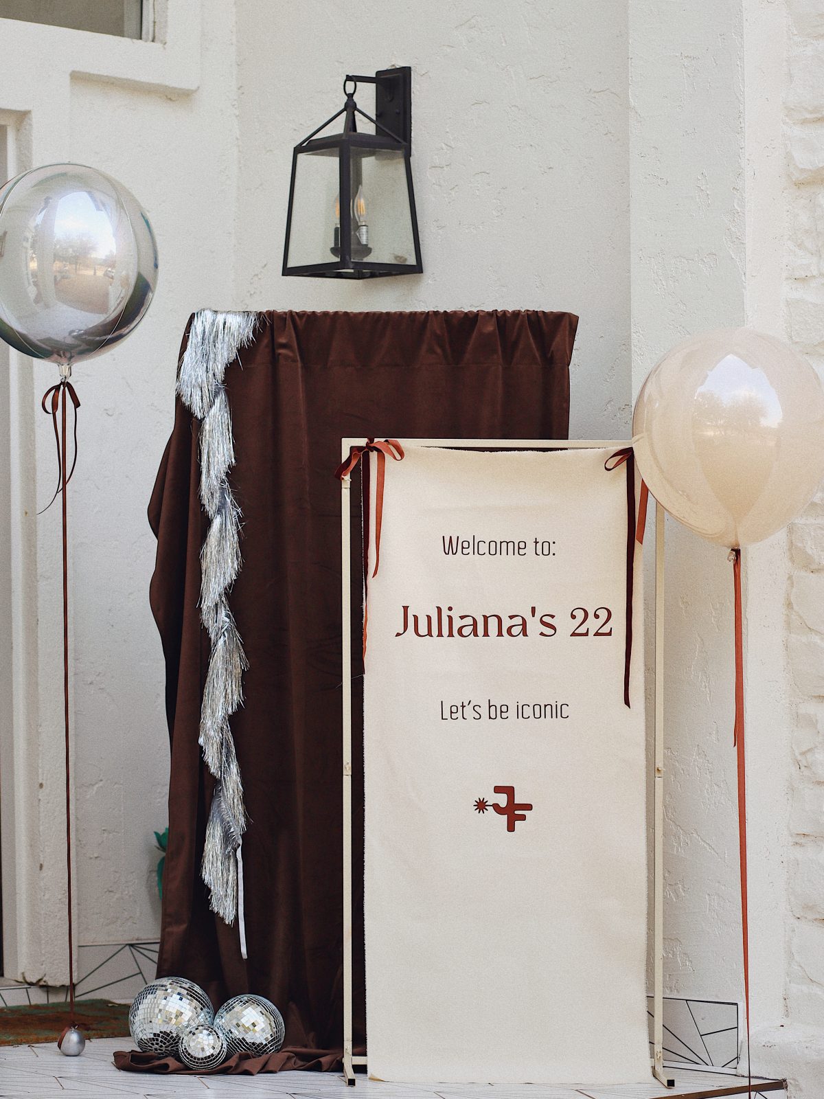 Fabric Signs with Helium Balloons 525